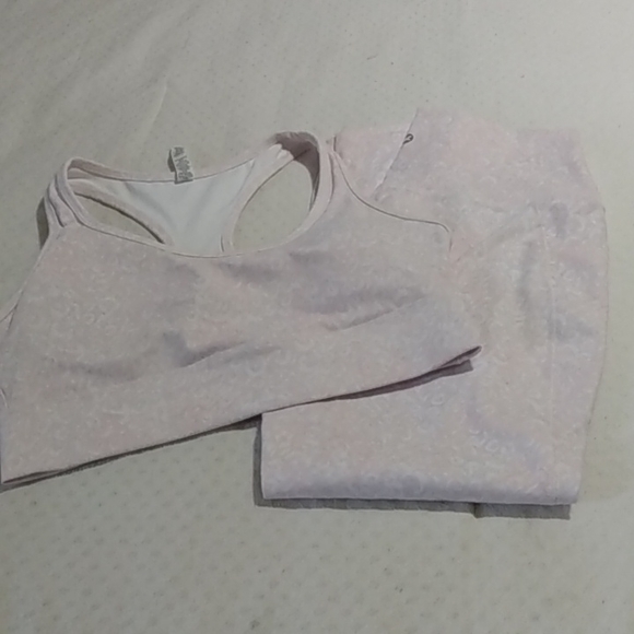 Reebok Pants - Reebok pink bra and leggings set